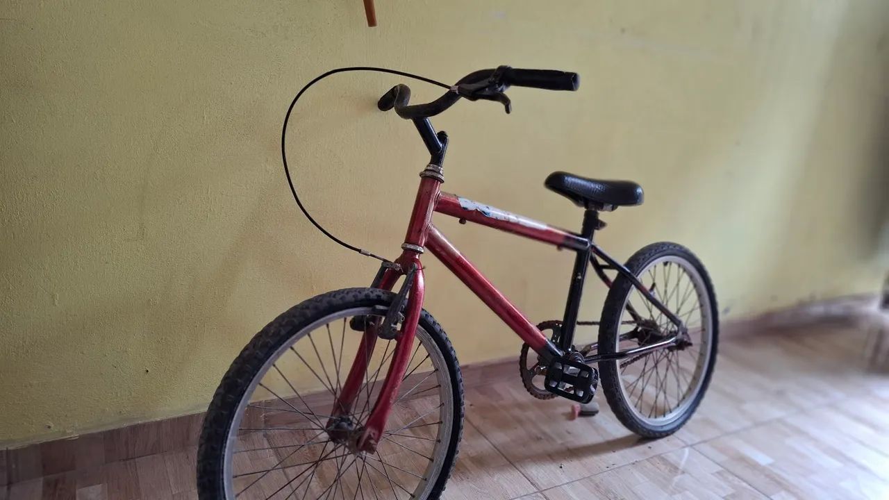 Bicicleta Aro 20 pra criança de 6 até 13 anos  - Foto 4