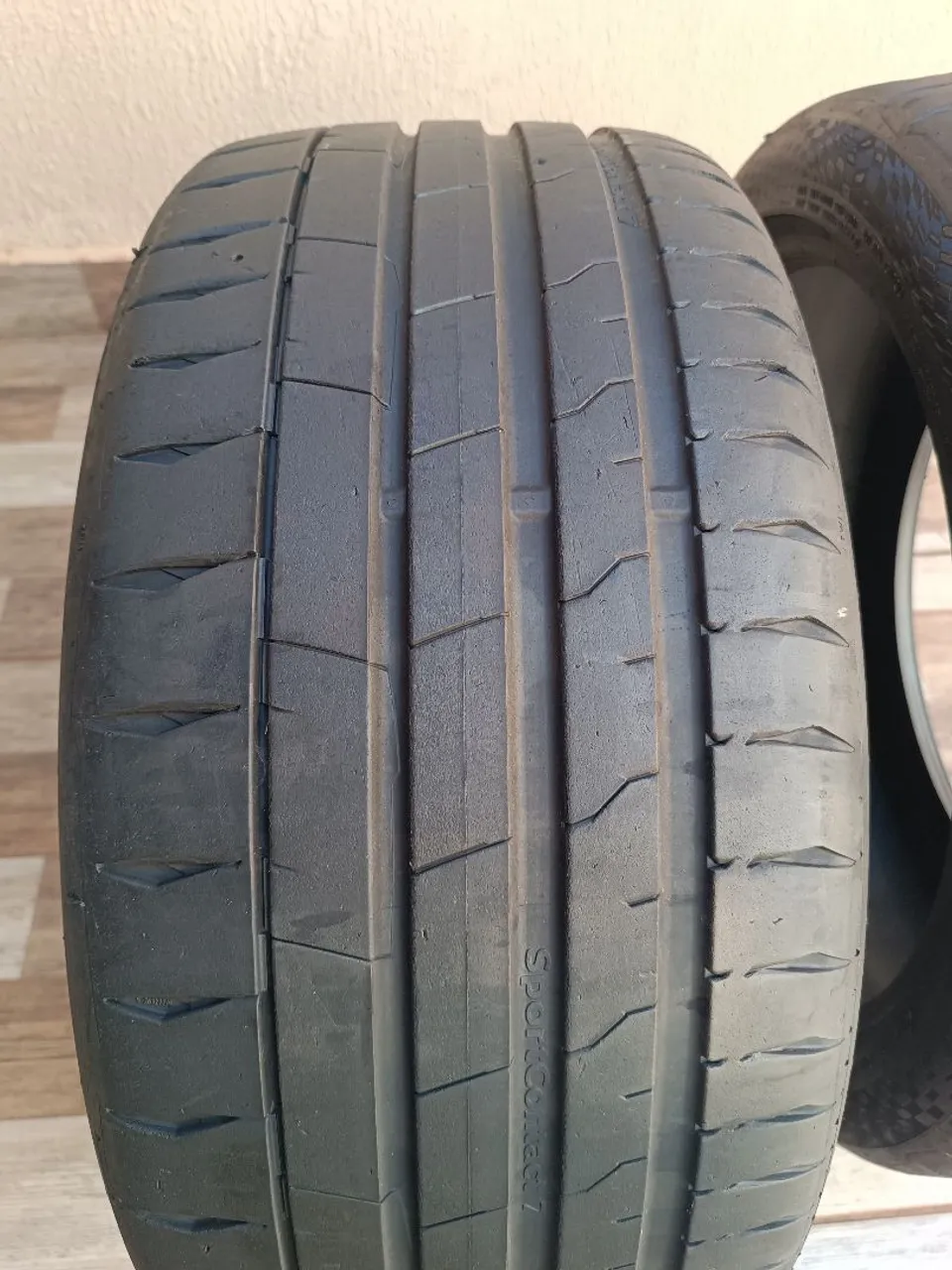 2 PNEUS 225/40/19 contactsport5 Runflat - Peças para carros, vans