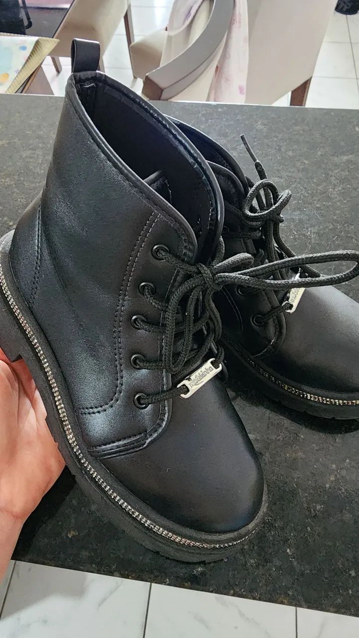 Bota Molekinha menina 
