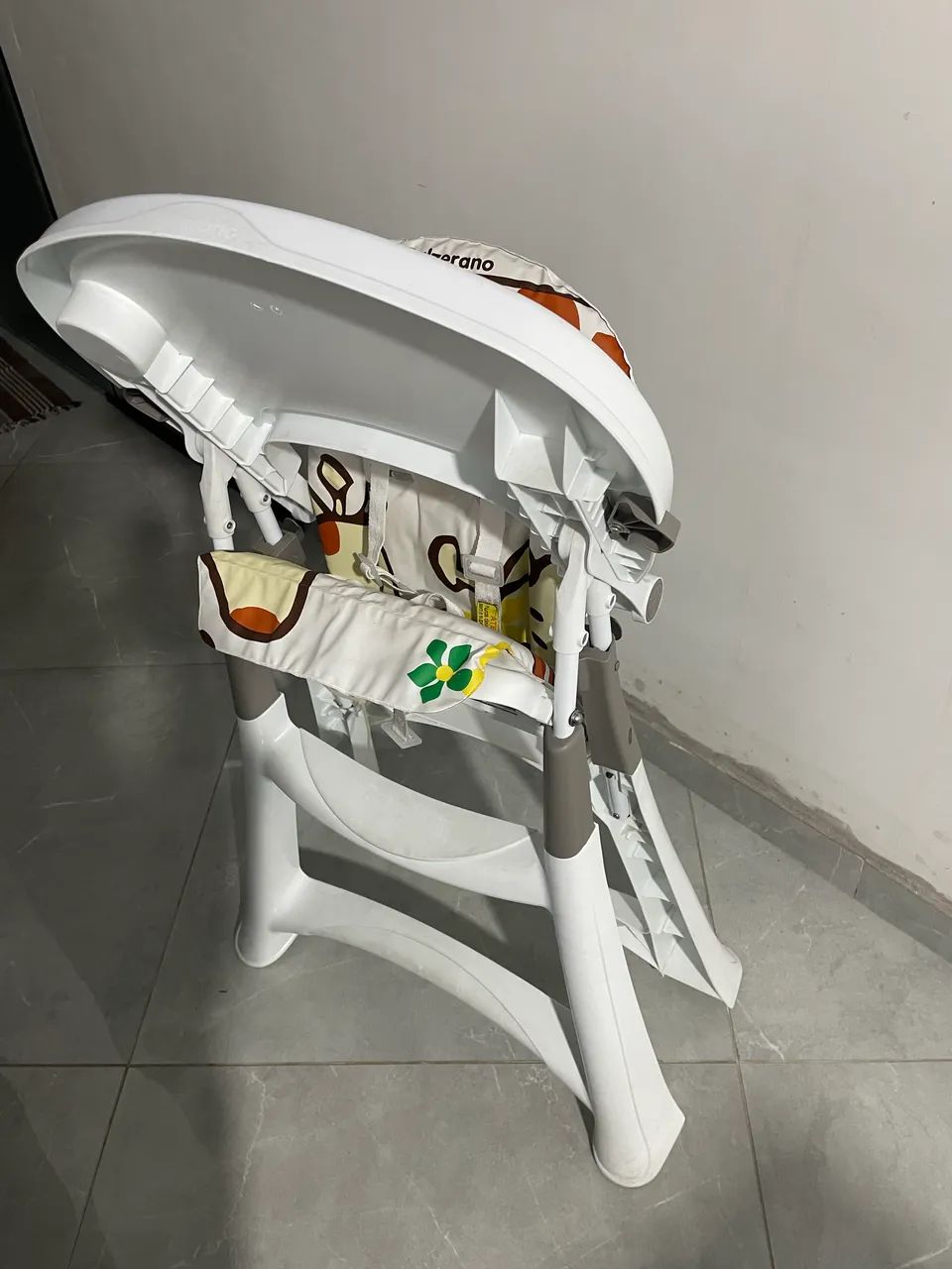 Cadeirão de bebê 
