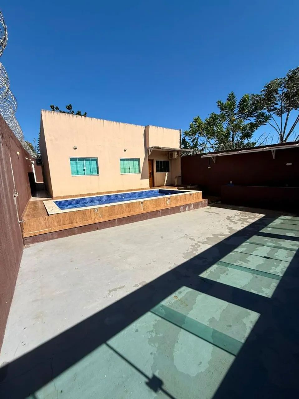 Casa com ótima estrutura  na ade arniqueiras