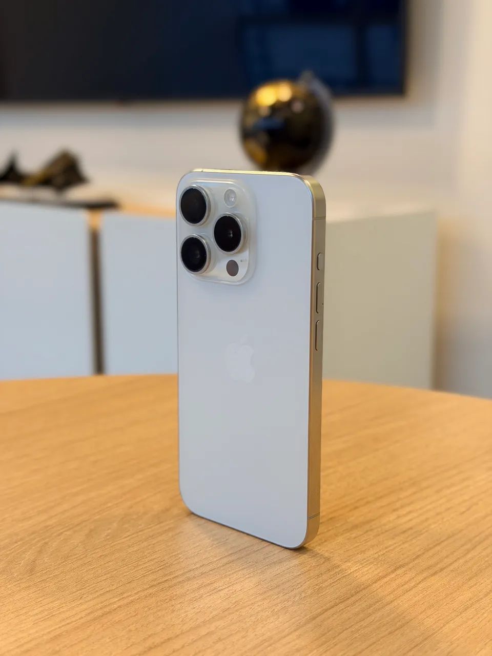 Apple iPhone 15Pro ホワイト128GB Apple iPhone 15 128GB 5G - Vitrine - tela Super Retina XDR OLED