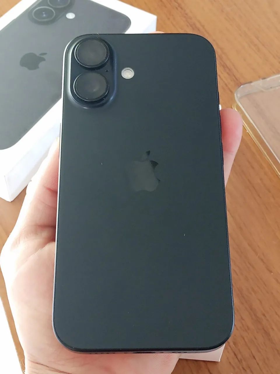 iPhone 16, 128 gigas, 92% de bateria 