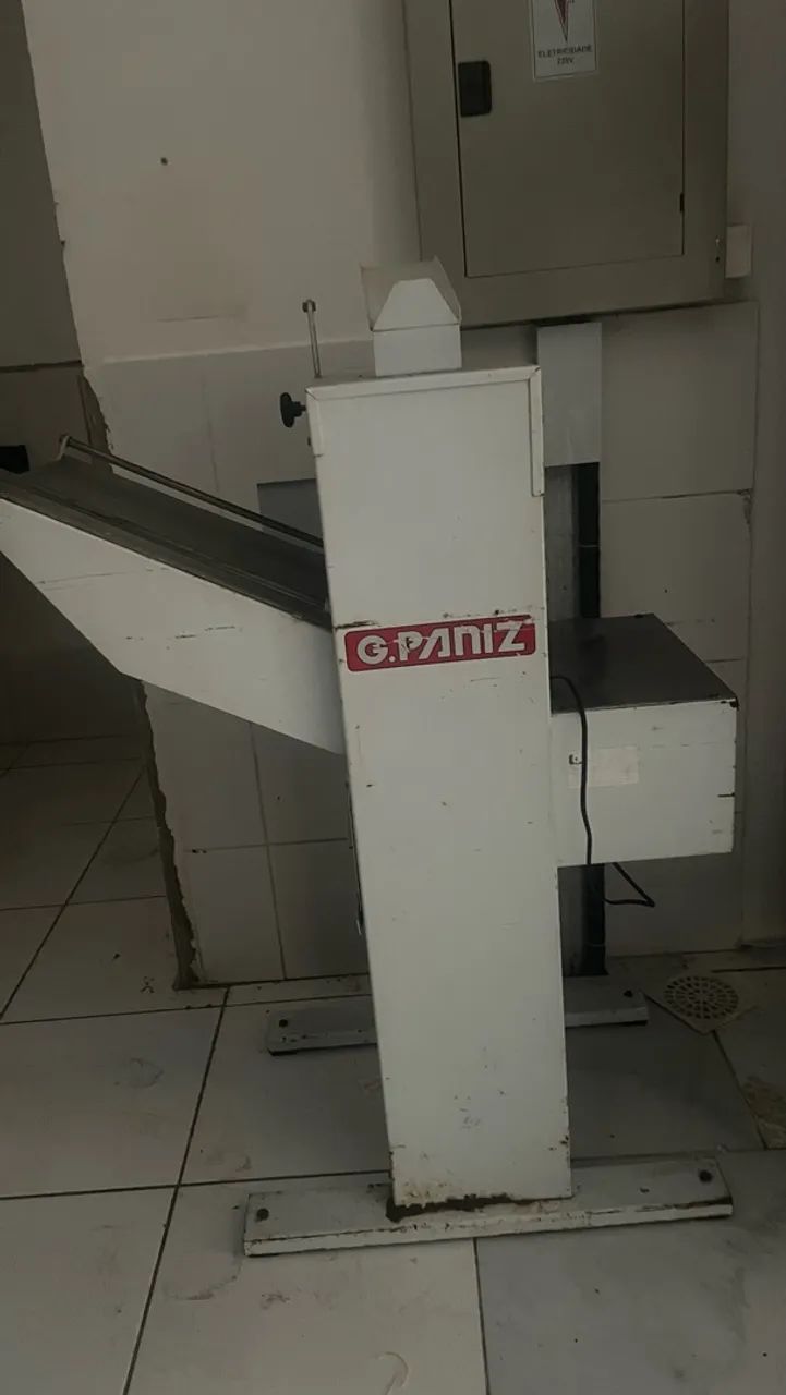 Fatiadora de pão GPANIZ