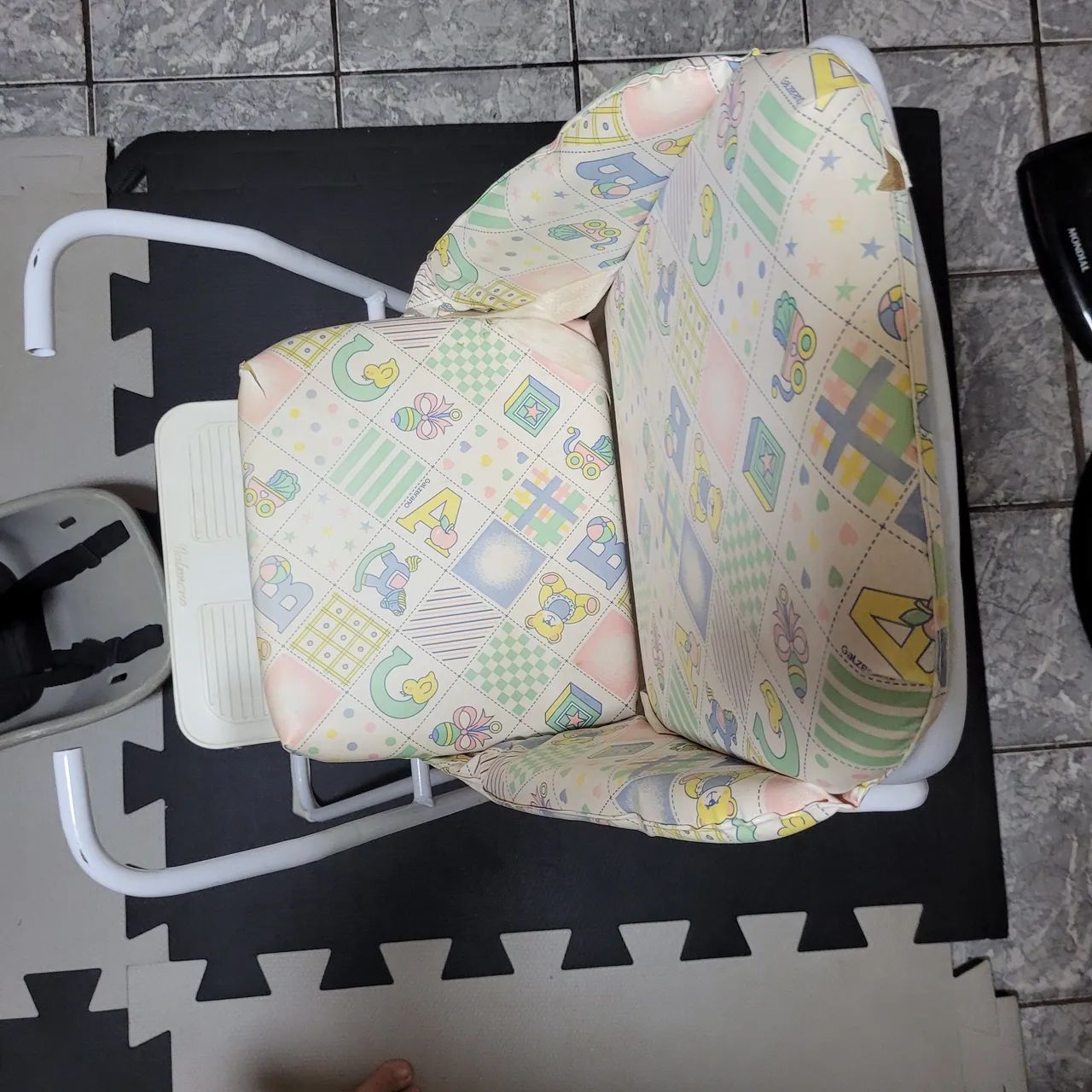 Cadeira de alimentação.  Cadeirinha alta. - Foto 2