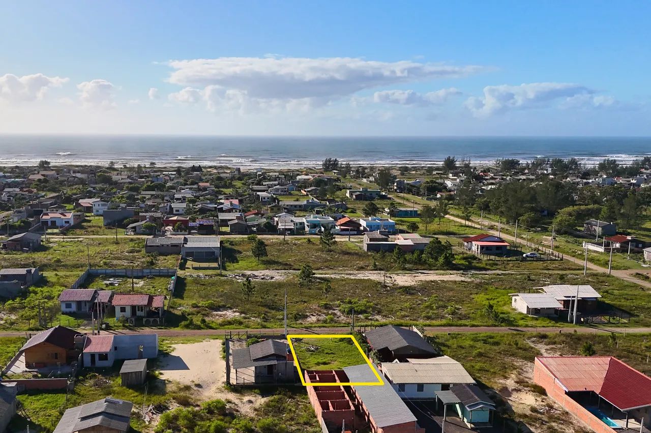 Terreno à Venda  Localização Privilegiada Próximo ao Mar e Centro