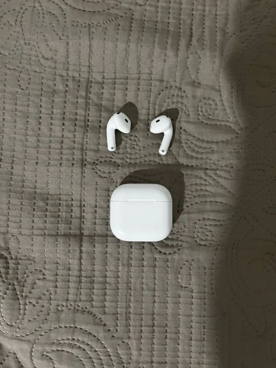 AirPods 4 ANC