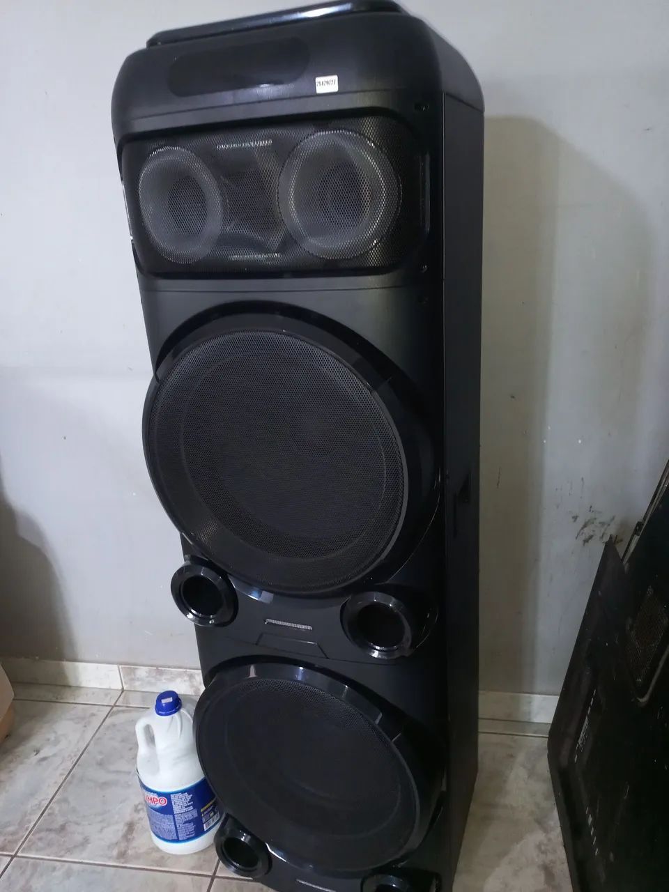 3 cxs amplificada, 2 novas e uma usada - Foto 2