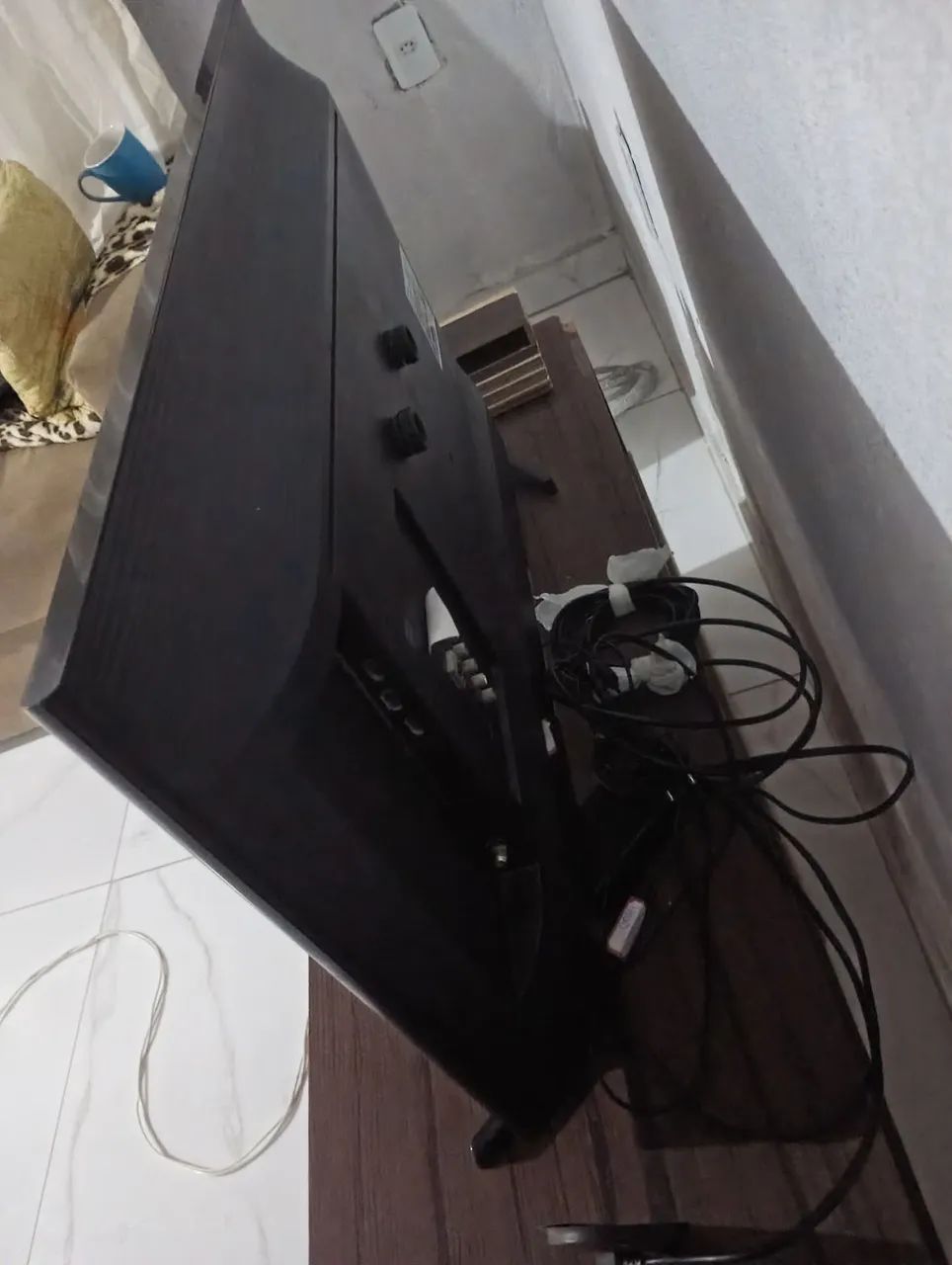 Vendo tv 32 polegadas tela preta com áudio e funções normais s - Foto 4
