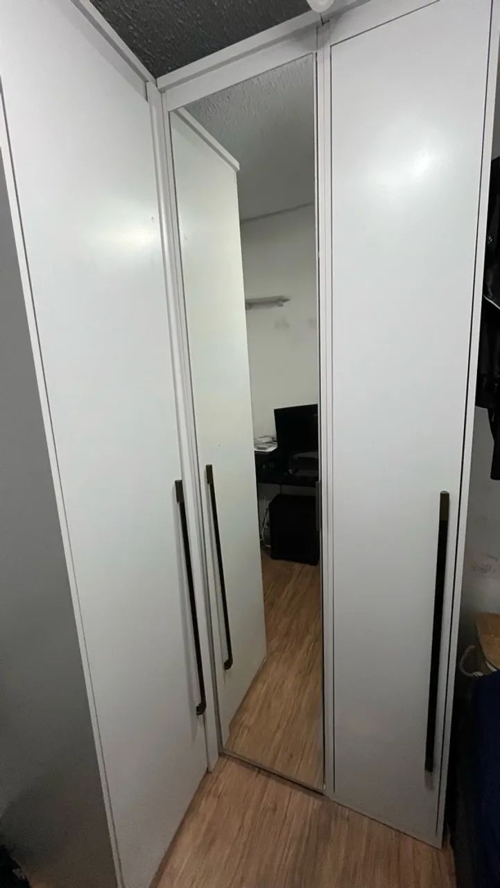 Guarda Roupas Modulado De Canto com espelho 