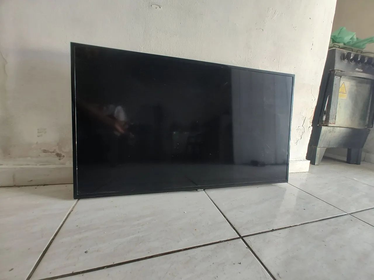 Vendo 2 tvs Samsung retirada de peças  - Foto 5