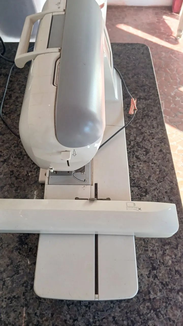 Máquina de Bordar Eletrônica PE-770 - Foto 4