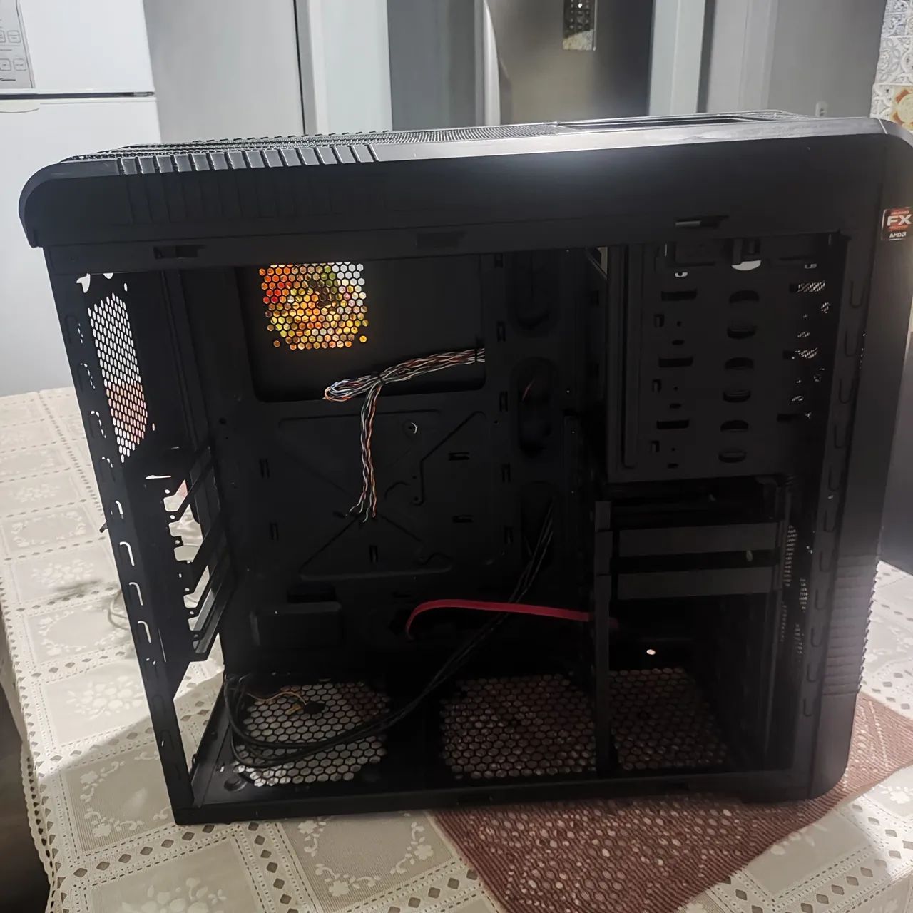 Gabinete cooler master  - Foto 4