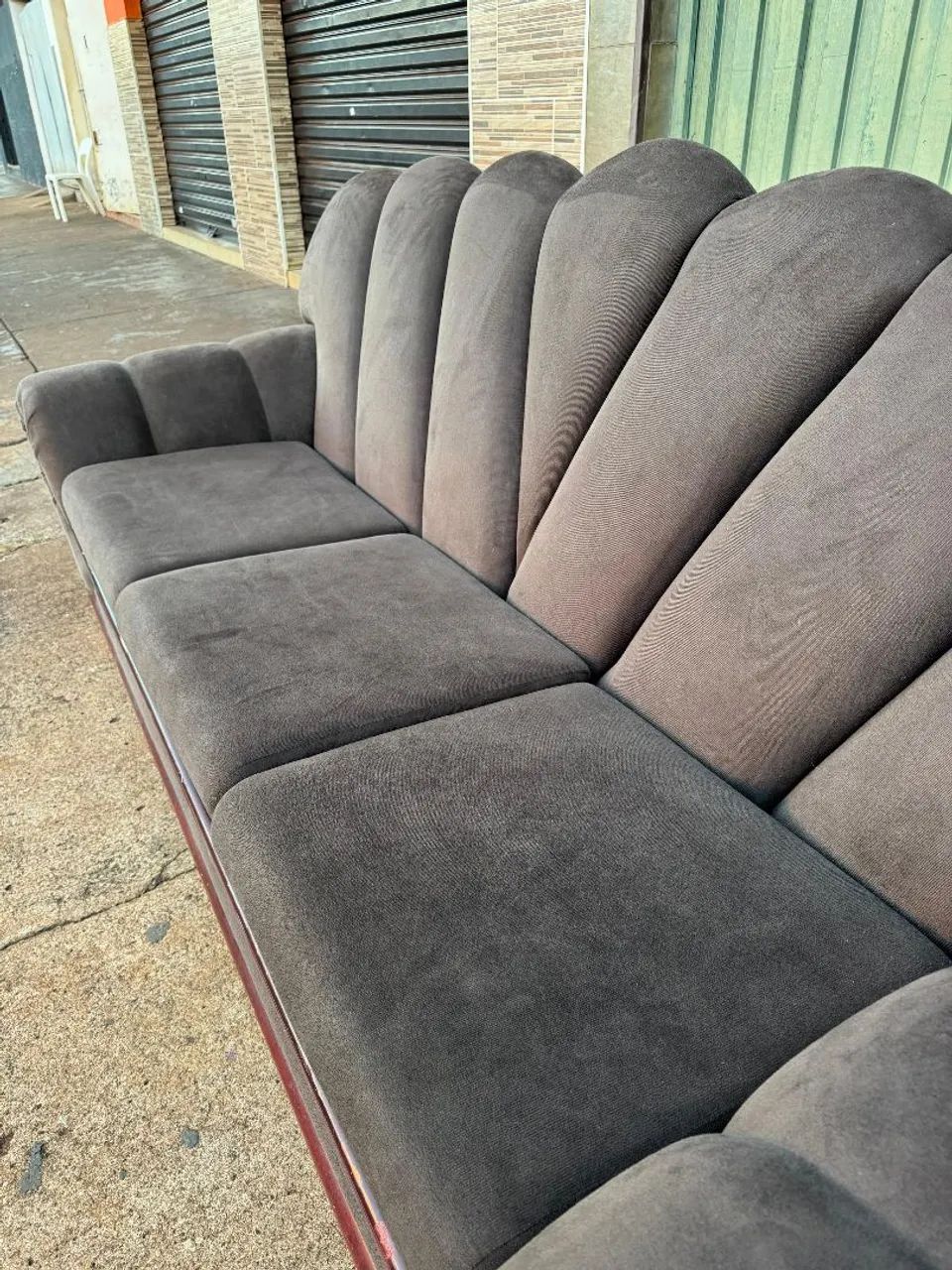 Vendo sofá de 3 lugares semi novo  - Foto 4