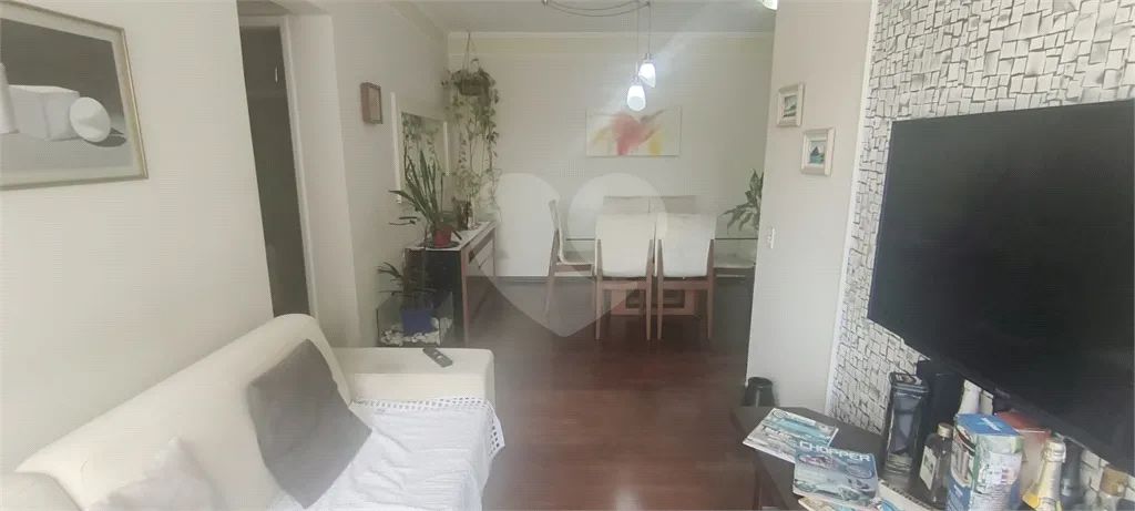 Apartamento à venda com 2 quartos e 1 vaga na Vila Leonor