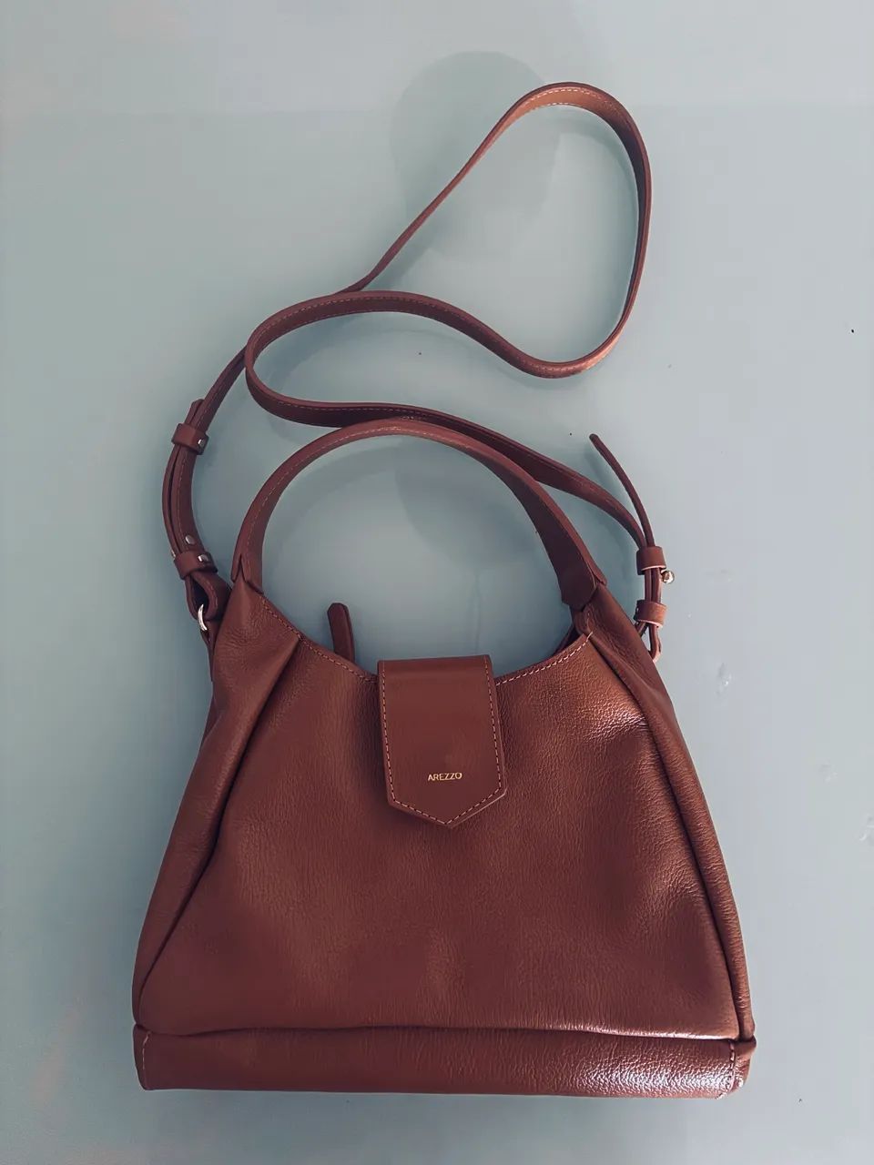 Bolsa Arezzo de couro caramelo 