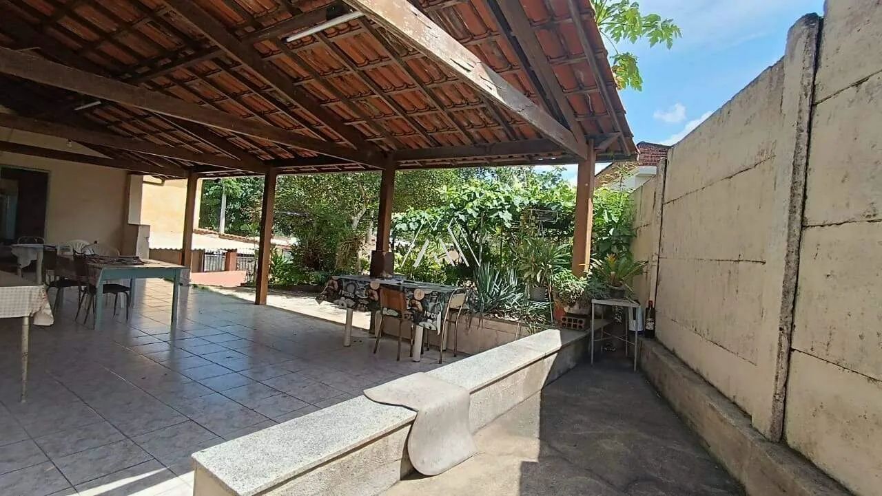 Vendo casa em Itaúna em excelente localização!