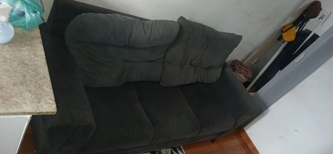 SOFÁ 3 LUGARES E SUPER CONFORTÁVEL - Foto 4