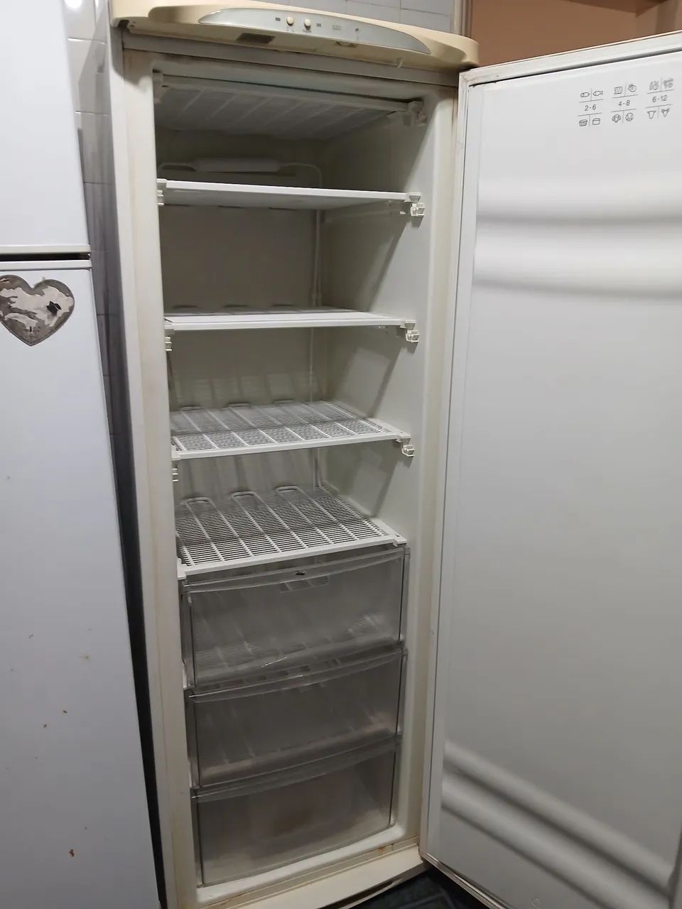 Vendo Freezer Bosch 320 litros - Foto 2