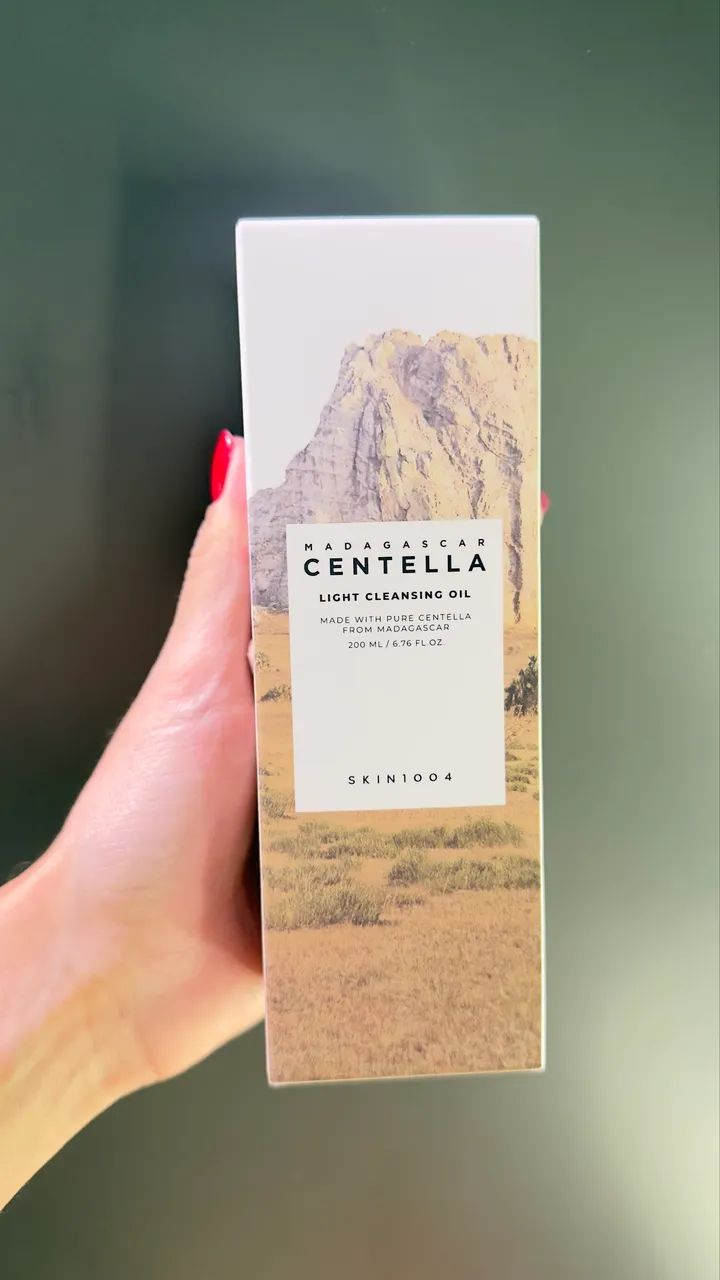 Madagascar Centella Light Cleansing Oil