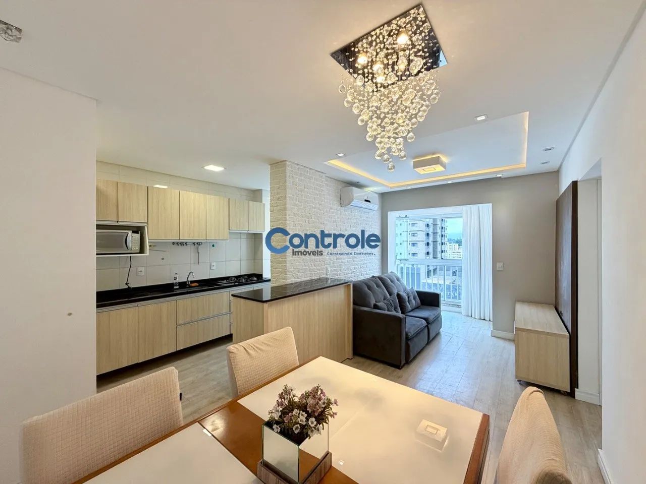 Apartamento com 02 dormitórios e suíte no Floresta em São José!