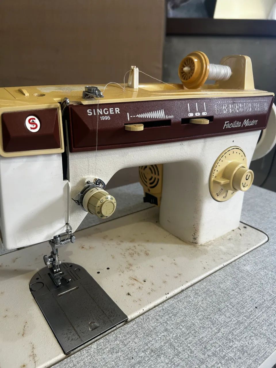 Máquina singer reta  - Foto 2