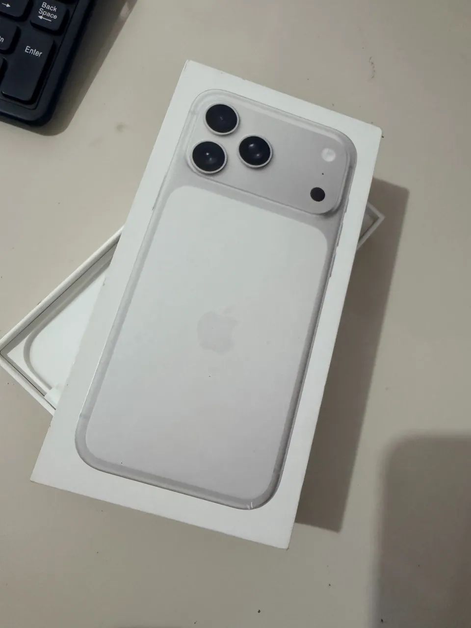 iPhone 17 Pro Max Branco - Foto 2