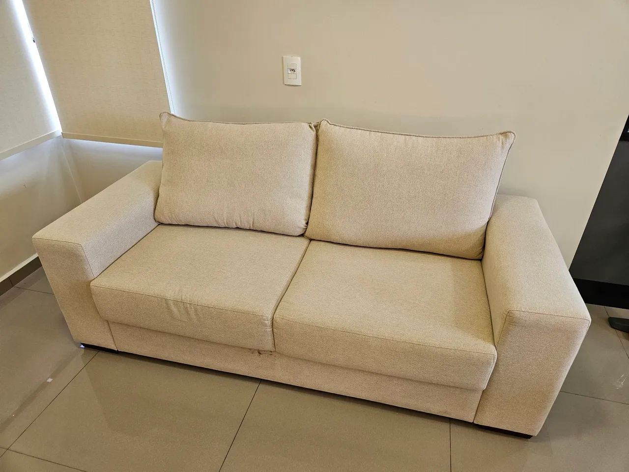 Sofa 3 lugares todo de linho - Foto 2