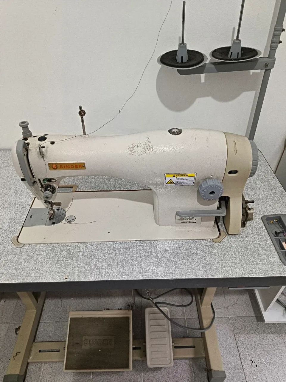 Máquina de costura Singer reta industrial  - Foto 2