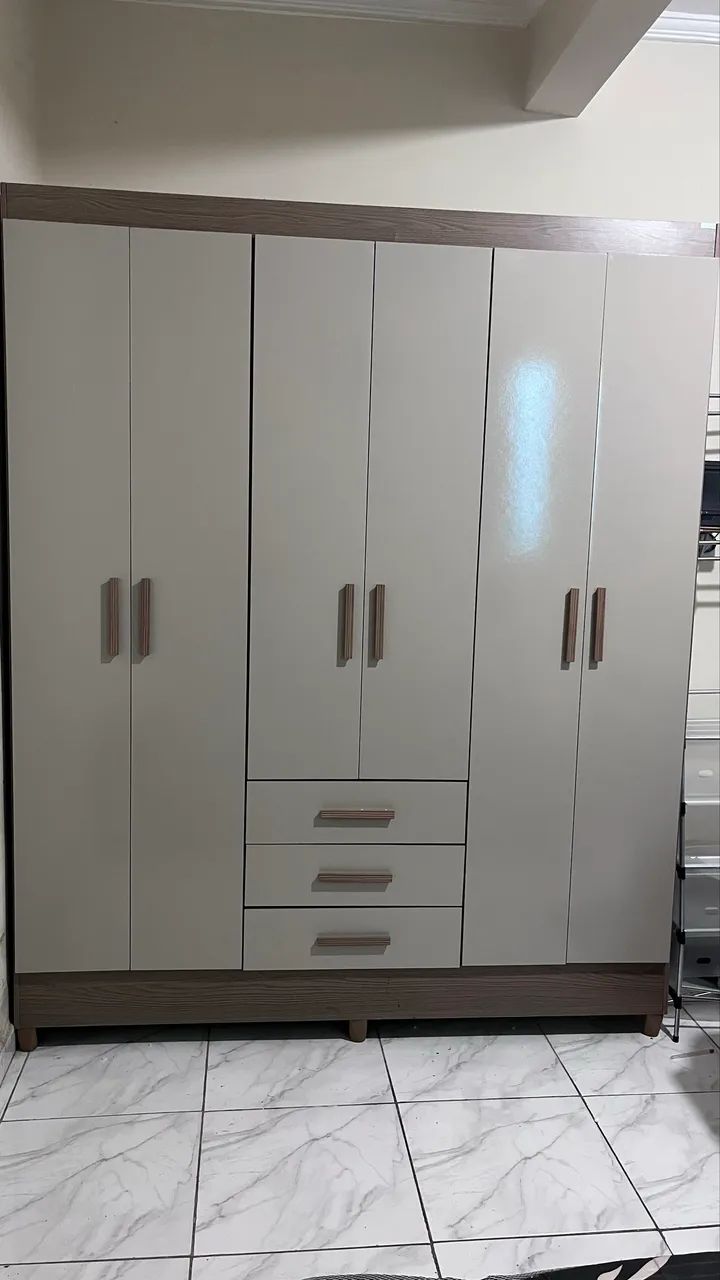Vendendo guarda roupa 