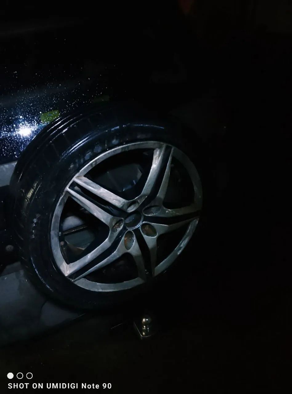 Roda de carro aro 17 .  5 furo 