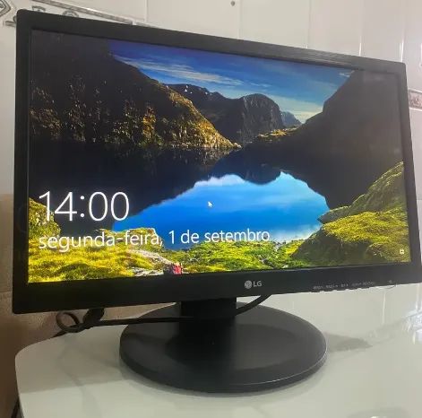 Lote com 03 monitores LG 20 polegadas giratório