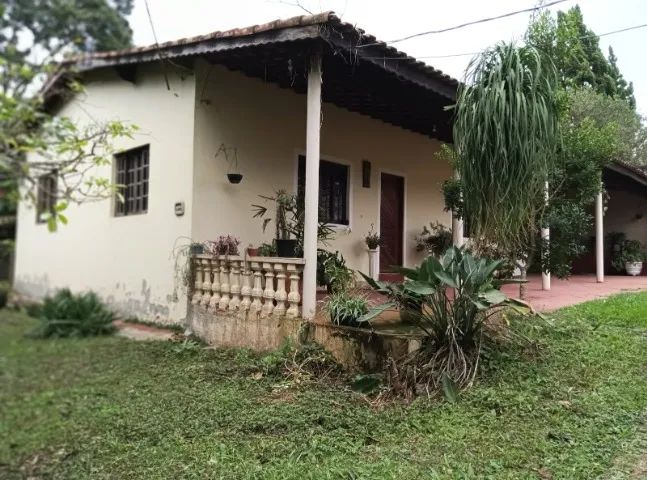 Chácara em Parque das Varinhas área 2100m2