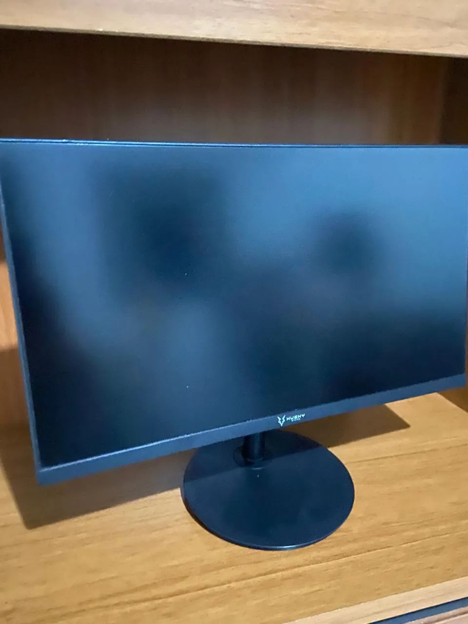 Monitor Husky 75Hz Full HD em ótimo estado