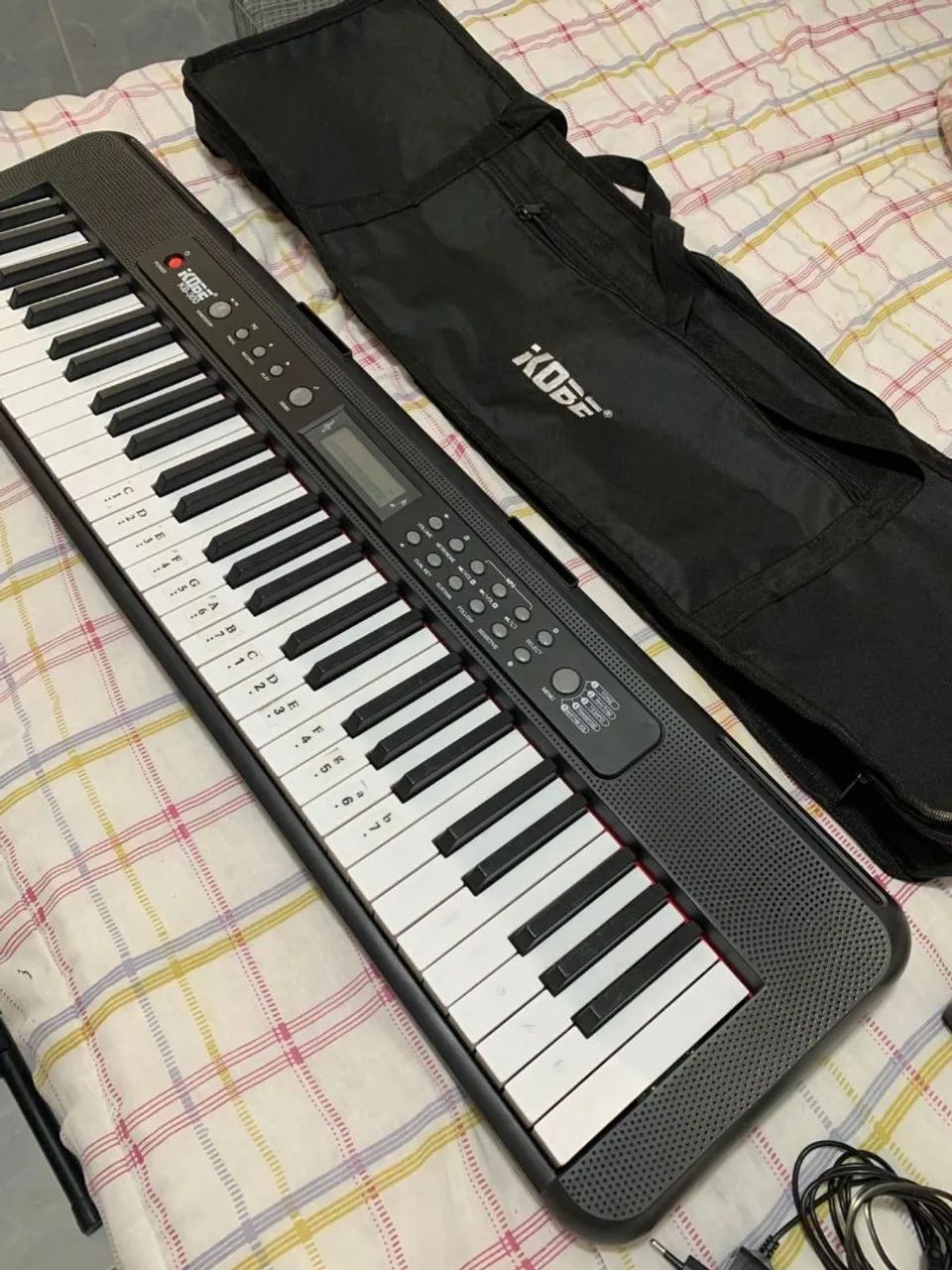 Kit Teclado Musical Eletrônico Kobe KB-300 5/8 61 Teclas
