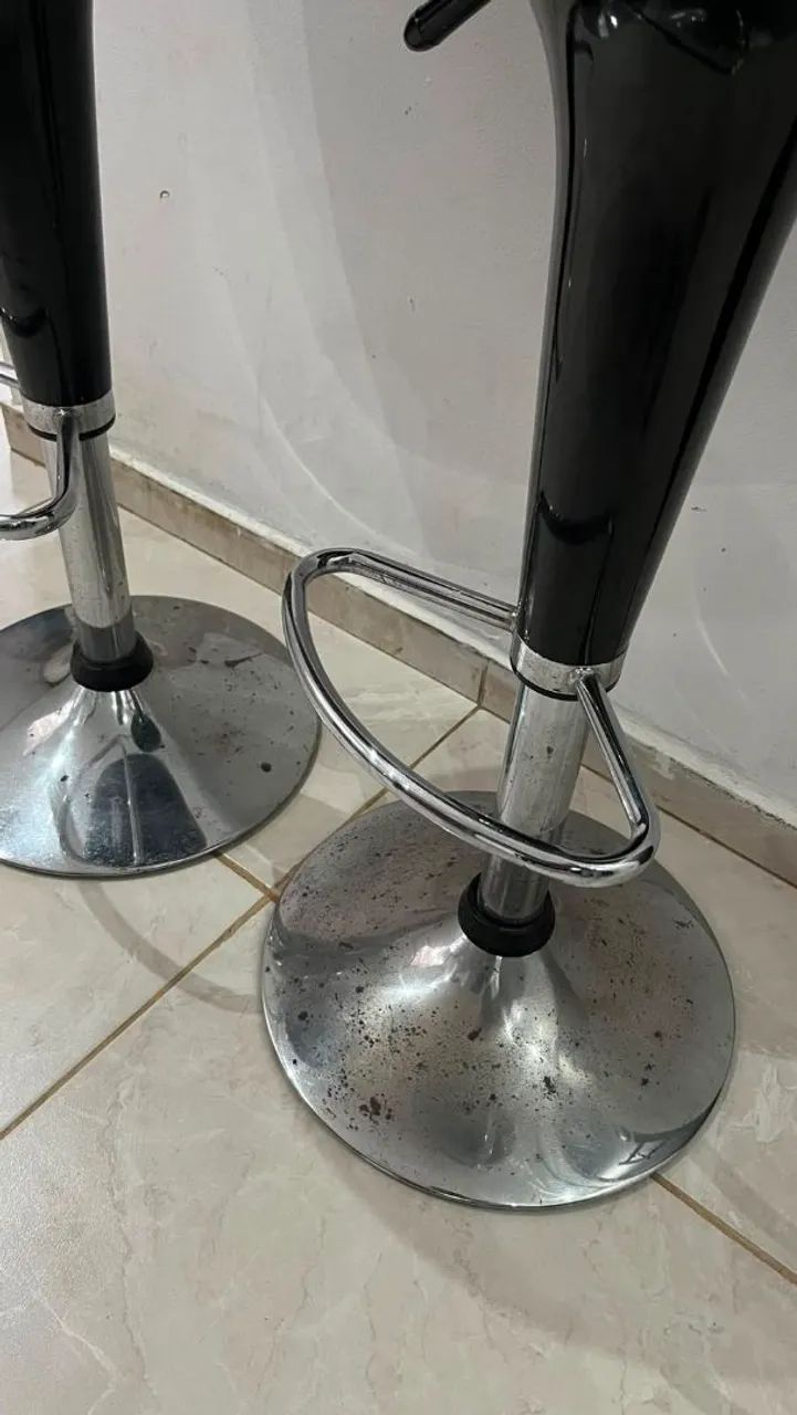 CADEIRA BANCADAS 150$ AS DUAS BEM CONSERVADAS  - Foto 5