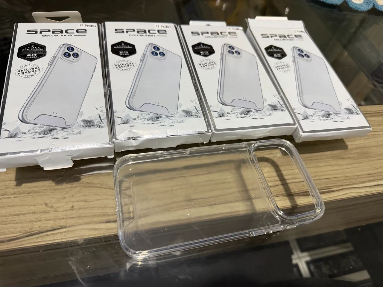 Capa iPhone 17 pro Max anti impacto modelo acrílico 