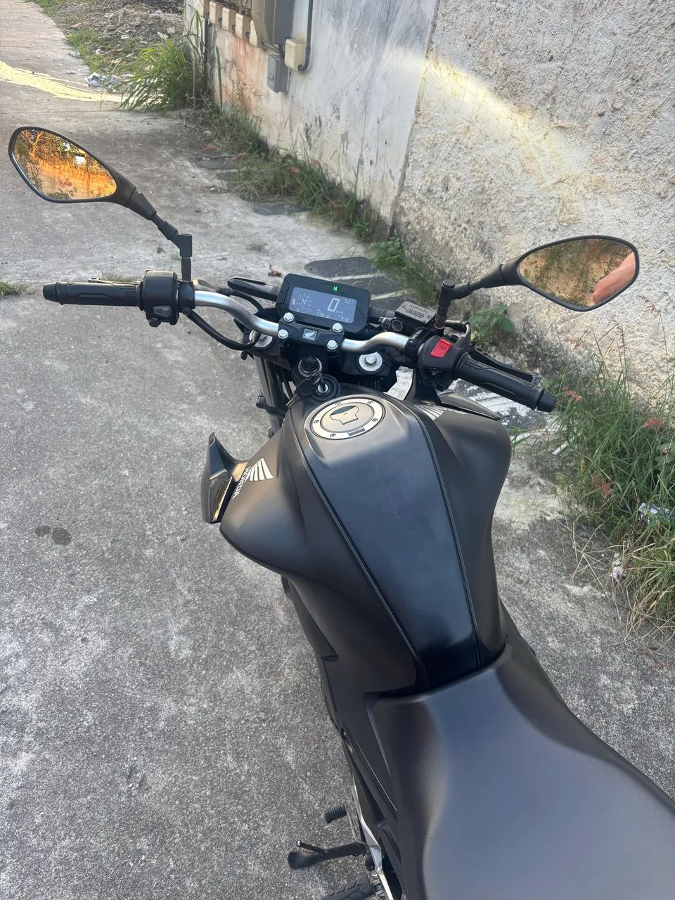 CB300F 2024 - Foto 3