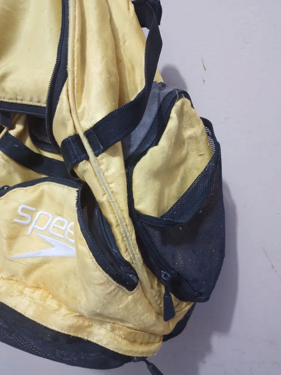 Mochila Speedo natação amarela grande usada em boas condições  - Foto 3