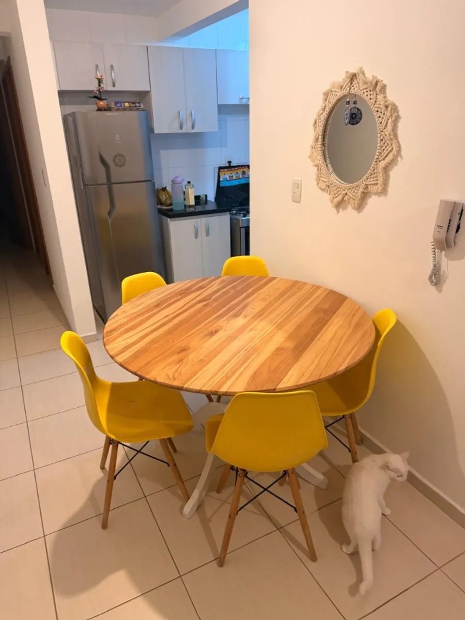 Mesa de Jantar redonda + cadeiras 