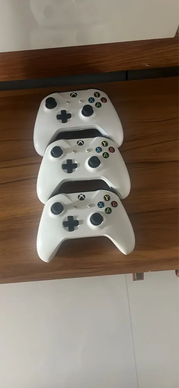 3 controle de Xbox one s 