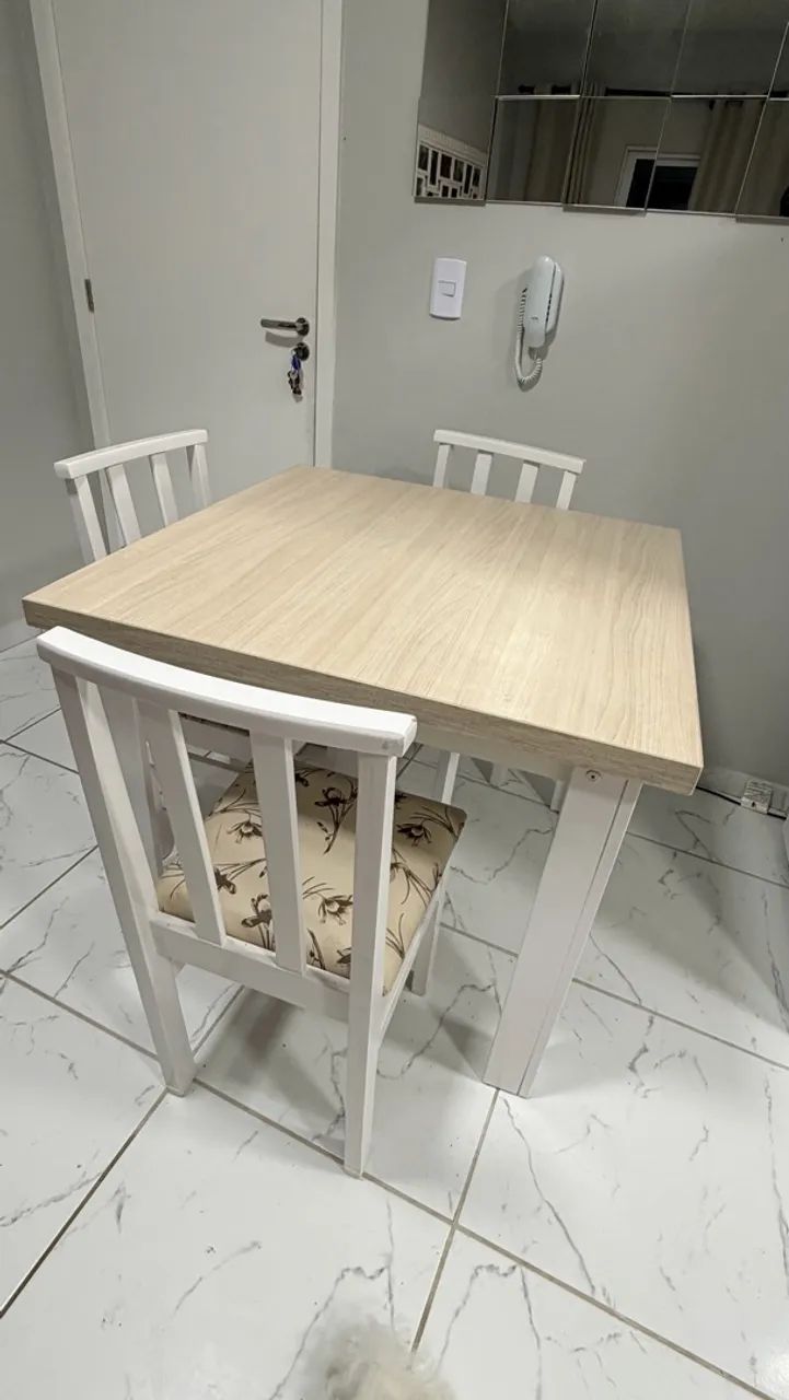 Conjunto mesa de jantar Brasil 4 lugares 