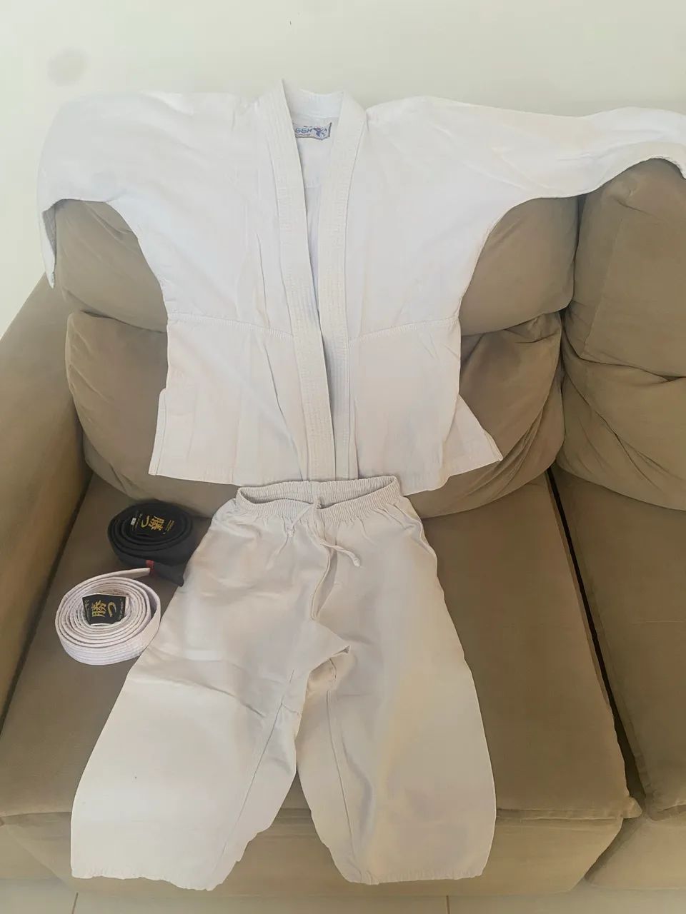 Kimono  masculino M-2 + 2 faixas - Foto 4