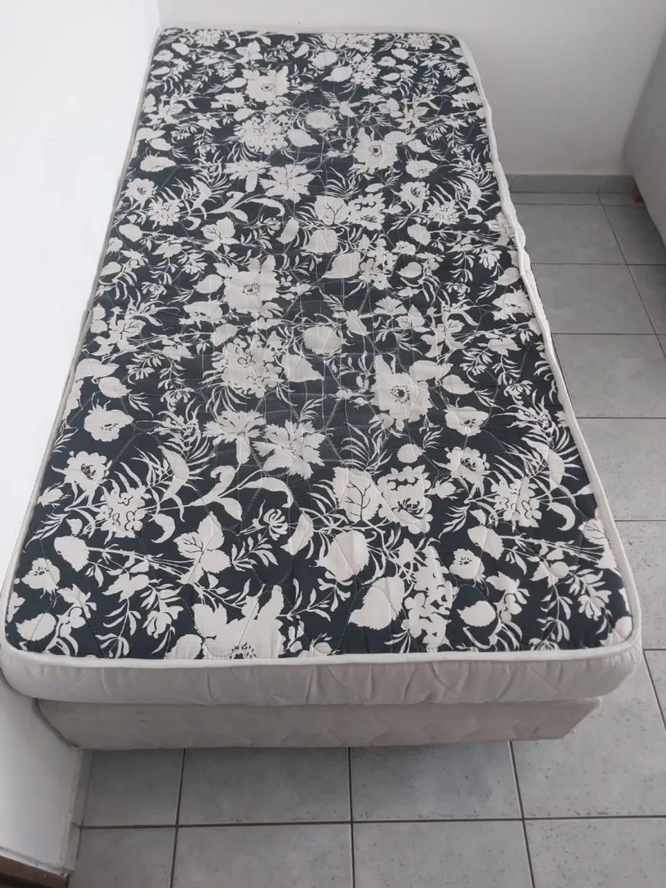 Cama solteirão em bom estado - Foto 4