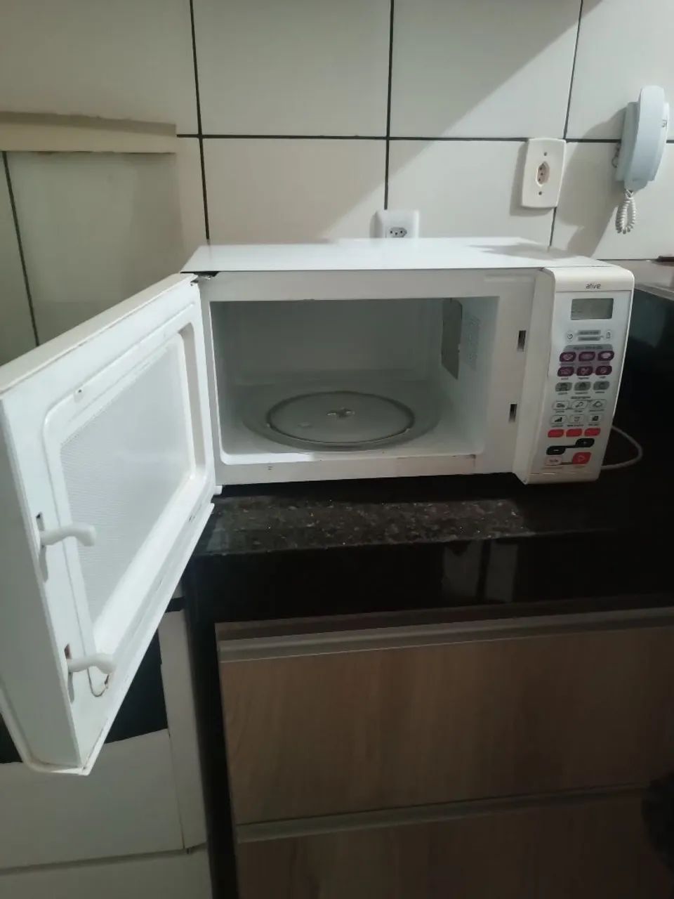 Microondas semi-novo em ótimo estado