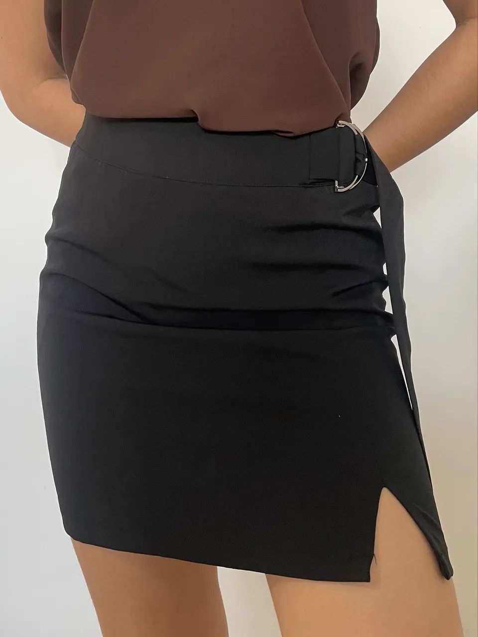 Saia Preta Curta Fenda P - Foto 4