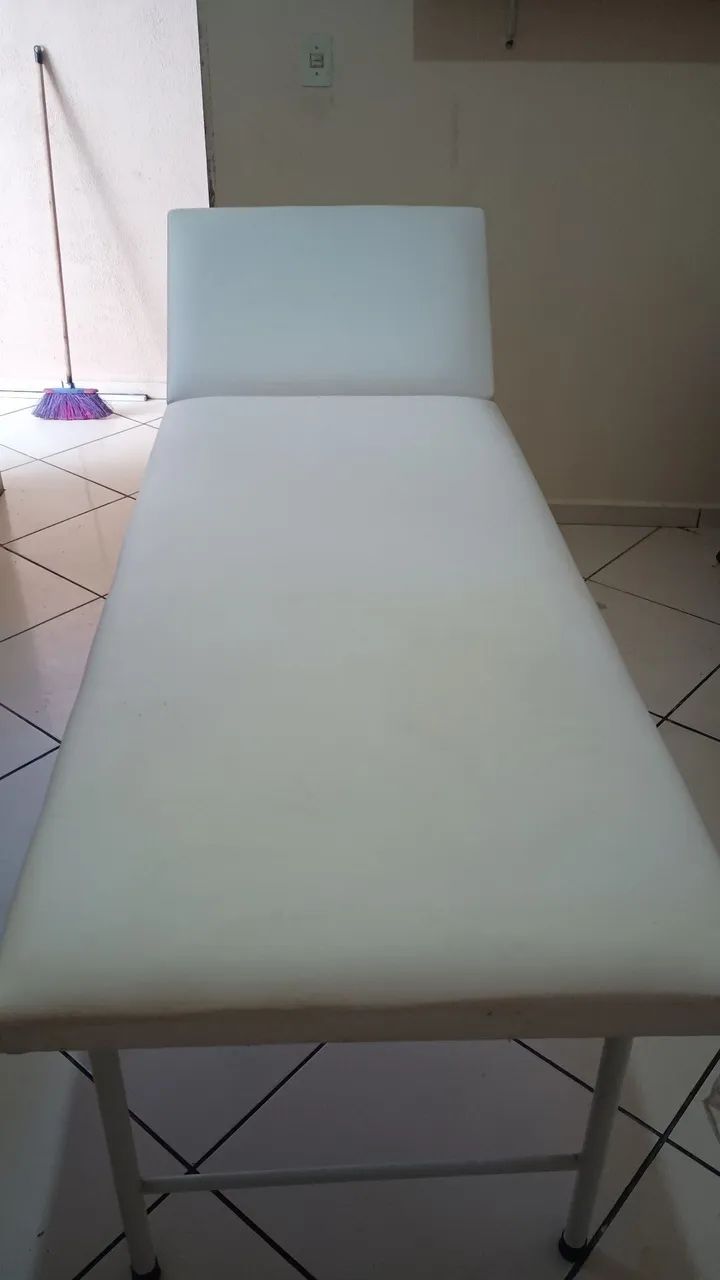 Vende se maca de massagem semi nova. - Foto 3