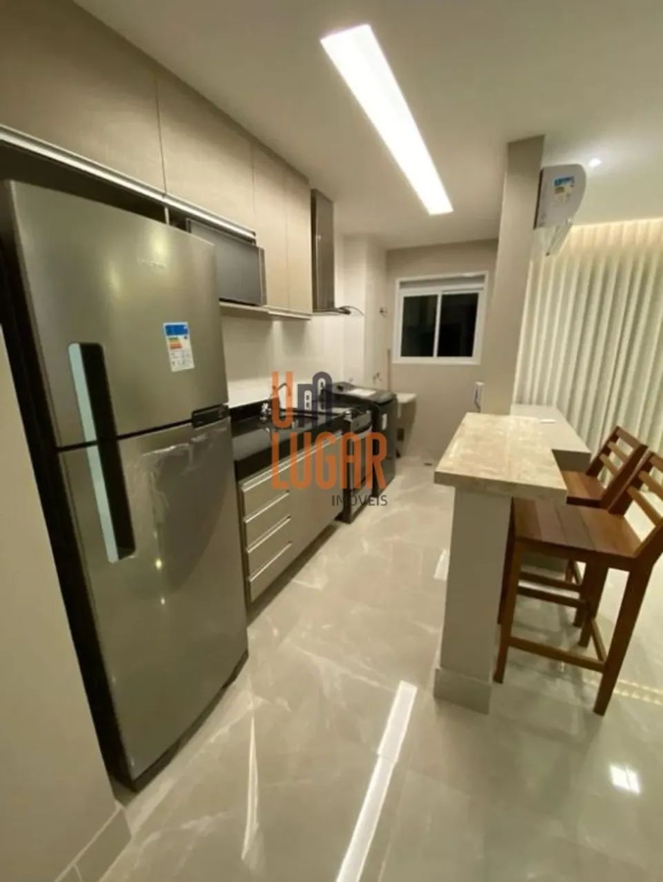 Um Lugar Imóveis aluga apartamento mobiliado com 1 quarto sendo 1 suíte no Edifício Mandar - Foto 4