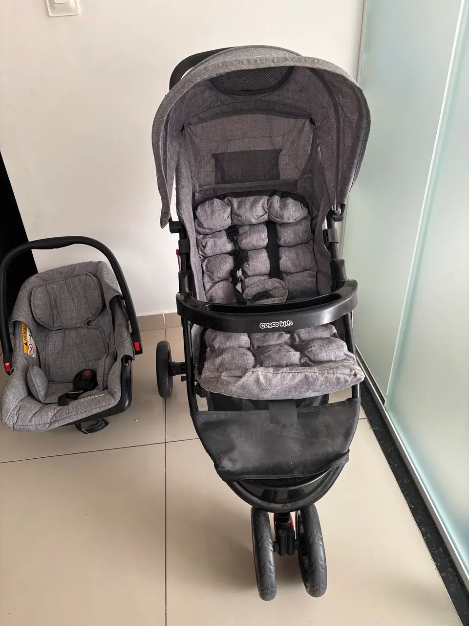 Carrinho de bebê e bebê conforto  - Foto 4