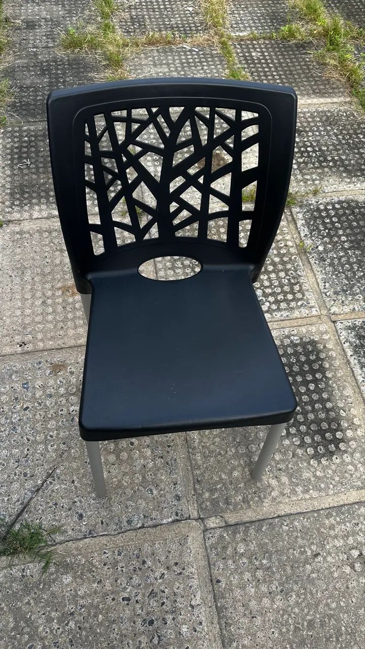 Conjunto de 4 cadeiras plásticas  - Foto 2